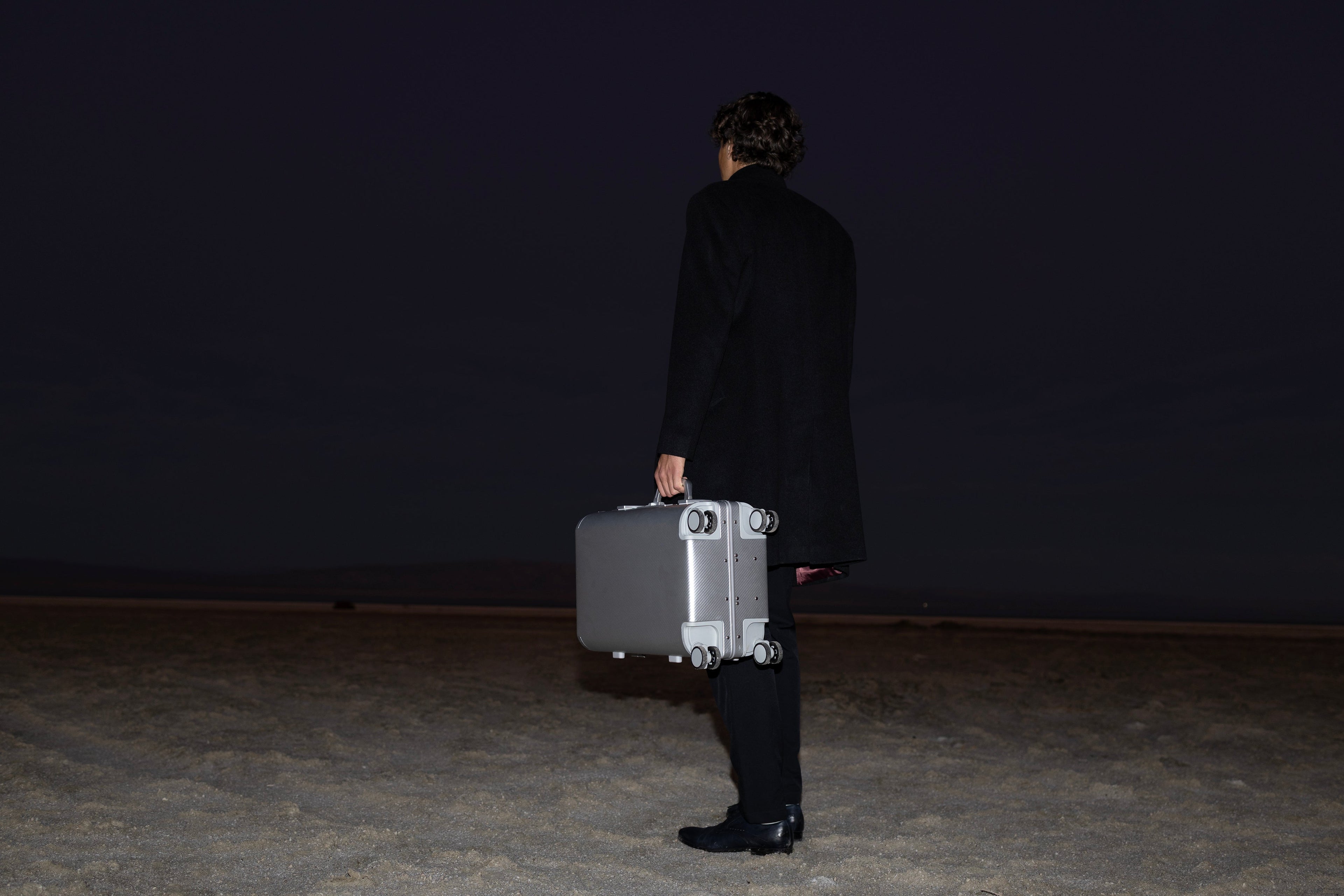 Embracing Patina: When Aluminum Develops Character vs Requiring Restoration